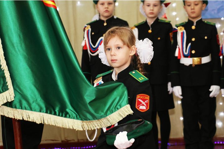 Саяногорских школьников торжественно посвятили в кадеты